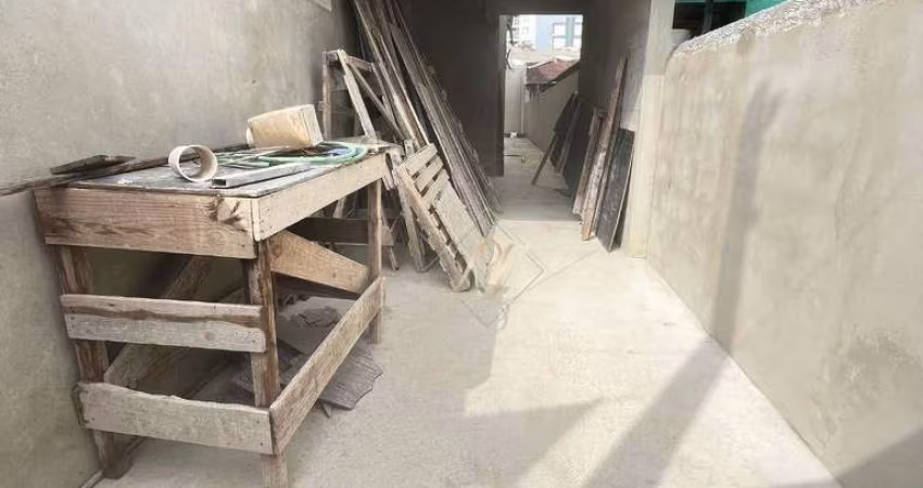 OPORTUNIDADE!!! SOBREPOSTA TÉRREA, 3 DORMITÓRIOS, AMPLO QUINTAL, 2 VAGAS DE GARAGEM FIXAS, NA CIDADE DE SANTOS!!!