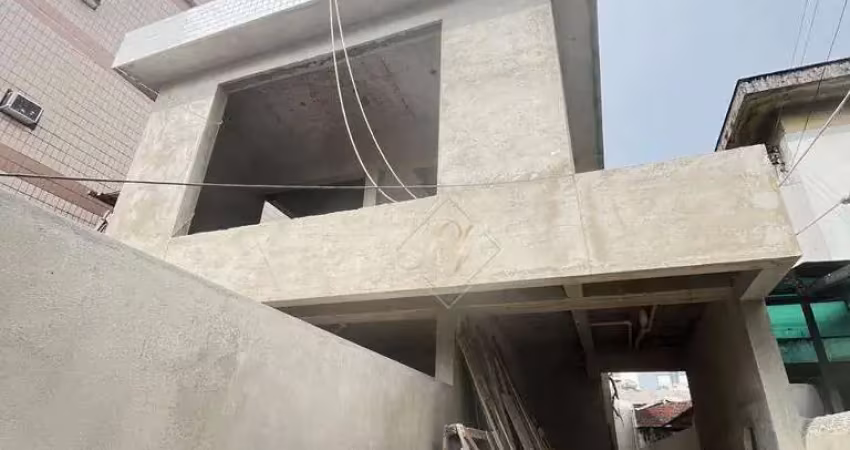 Oportunidade!!! sobreposta térrea, 3 dormitórios, amplo quintal, 2 vagas de garagem fixas, na cidade de santos!!!