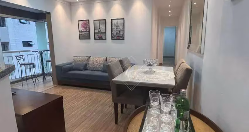 Sala com sacada fechada em vidros, 2 dormitórios, lazer completo na cidade de santos!!!