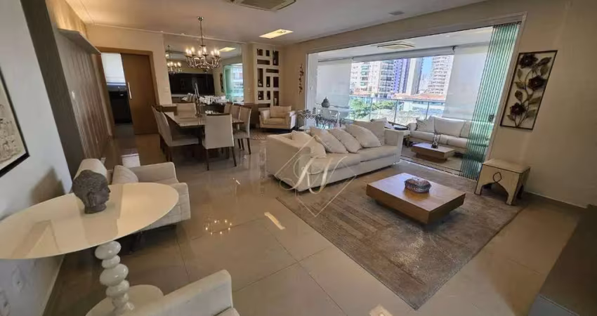 Maravilhoso apartamento, de frente, sol da manhã, porteira fechada, com lazer, a 2 quadras da praia!!!