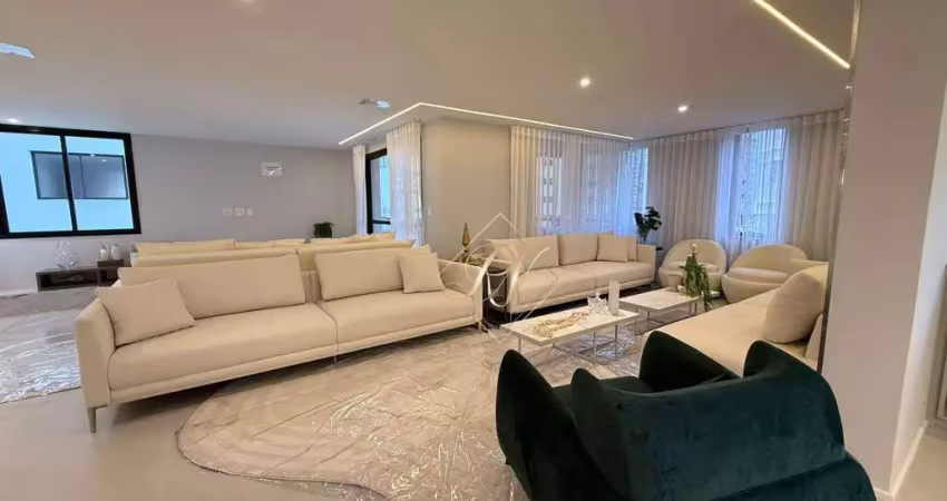 Excelente apartamento, amplo e arejado, de frente, fino acabamento, super bem localizado no bairro do boqueirão!!