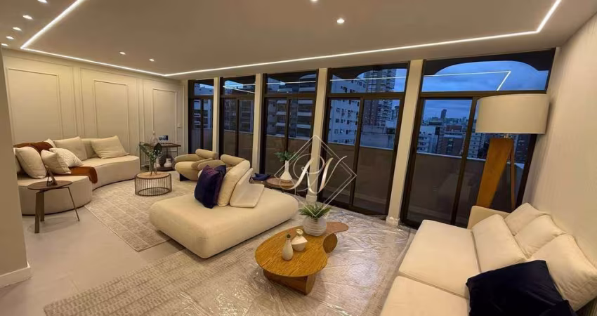 Apartamento mobiliado, porteira fechada, andar alto, com 3 suites, a 3 quadras da praia , na avenida mais charmosa de Santos!!!