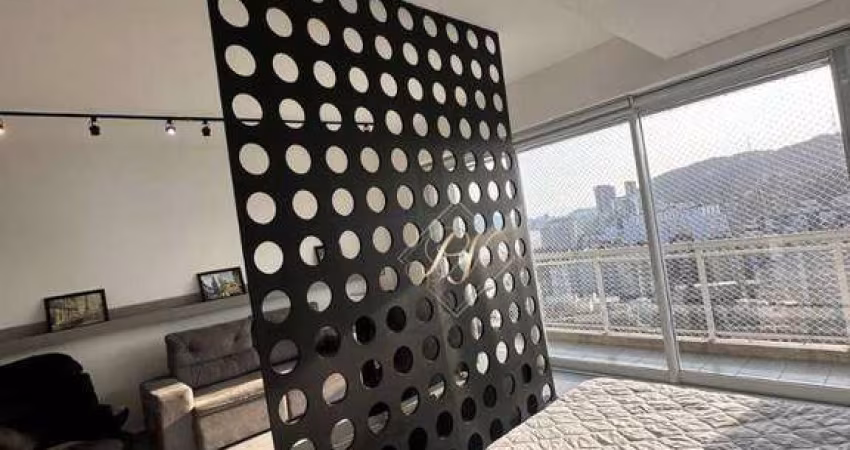 MOBILIADO, APARTAMENTO TIPO STUDIO, SACADA FECHADA EM VIDROS, LAZER COMPLETO NA CIDADE DE SANTOS!!!