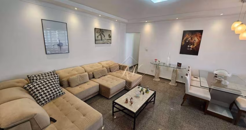 Maravilhoso Apartamento, 2 dormitórios, sacada na sala, 2 vagas demarcadas, em excelente localização em Santos!!