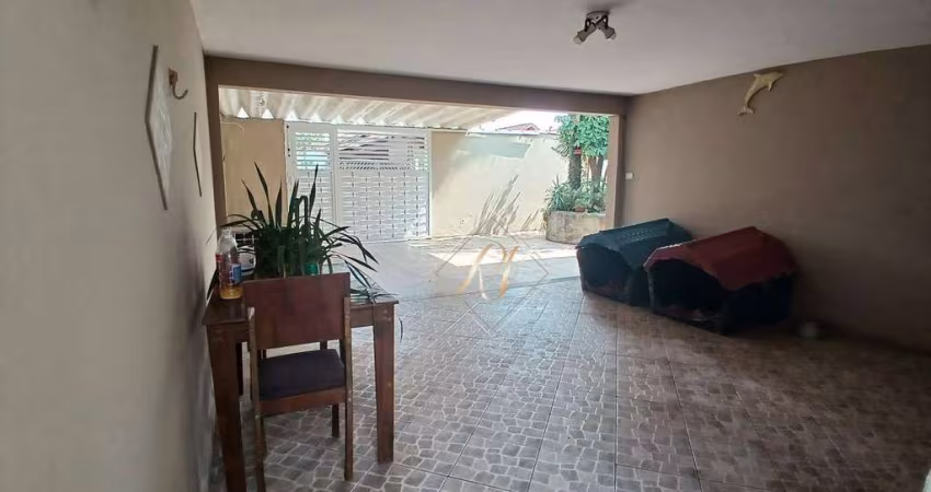 Maravilhosa casa térrea, ampla e arejada, super bem localizada e a 3 quadras da praia no bairro do Maracanã!!!