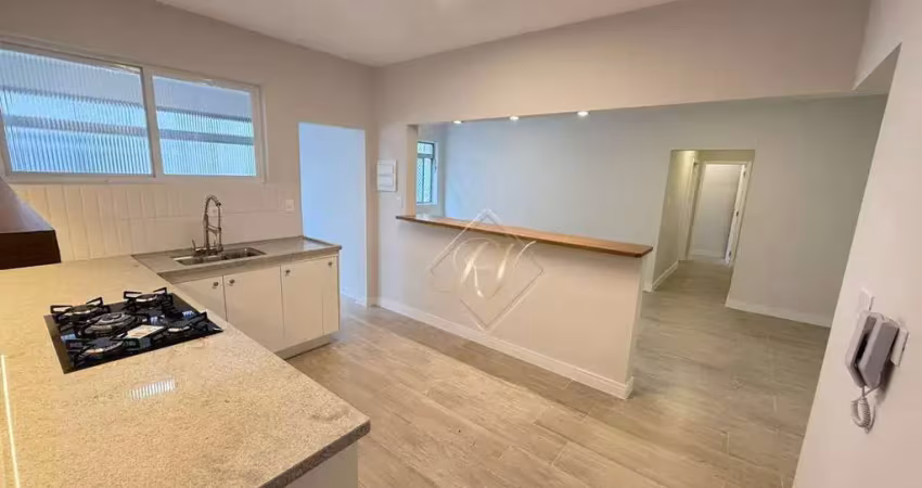Maravilhoso apartamento, todo reformado, amplo e moderno, super bem localizado no bairro da ponta da praia!!!