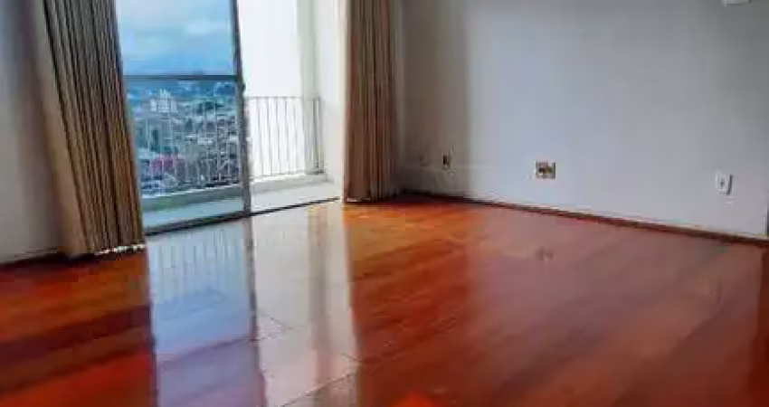Sala ampla com sacada, 2 dormitórios, arejado e iluminado na cidade de santos!!!