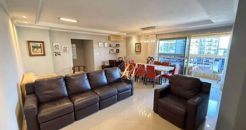 Maravilhoso apartamento, com 187m², prédio super conceituado e com lazer completo, à duas quadras da praia no bairro do embaré!!!