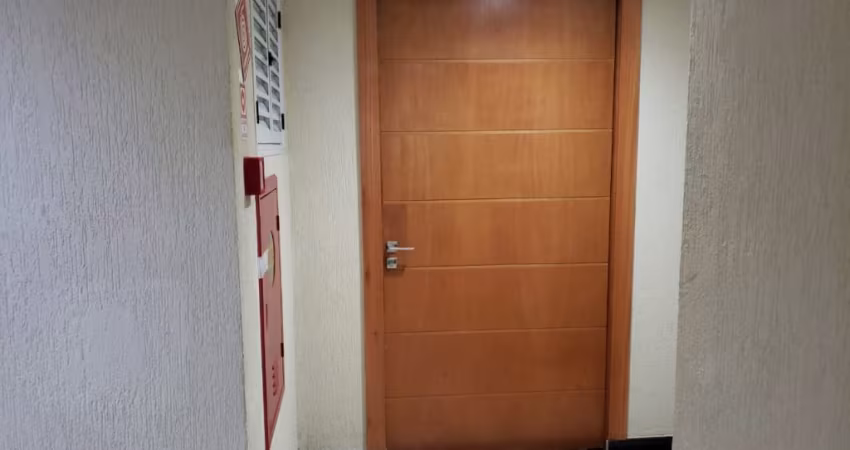 EXCELENTE CONJUNTO COMERCIAL - LOCALIZAÇÃO PRIVILEGIADA
