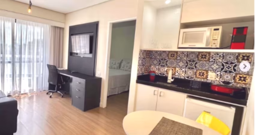EXCELENTE APTO MOBILIADO - VARANDA - LAZER - LOCALIZAÇÃO PRIVILEGIADA