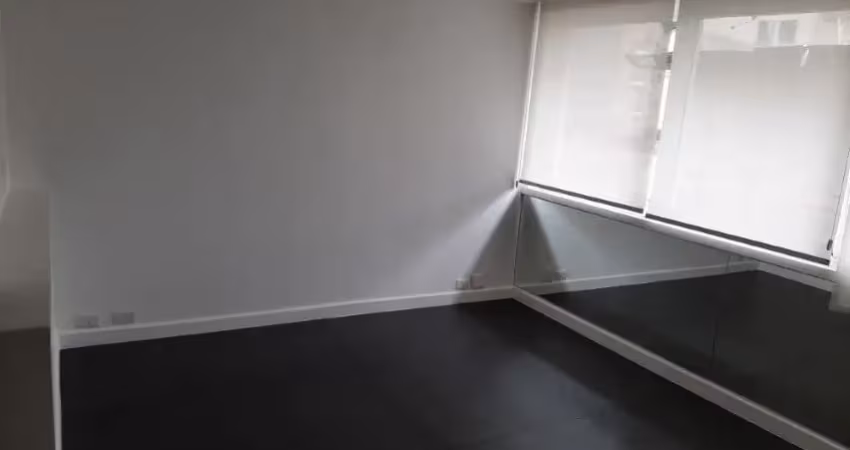 Excelente apto - amplo - suíte - iluminado -  localização privilegiada