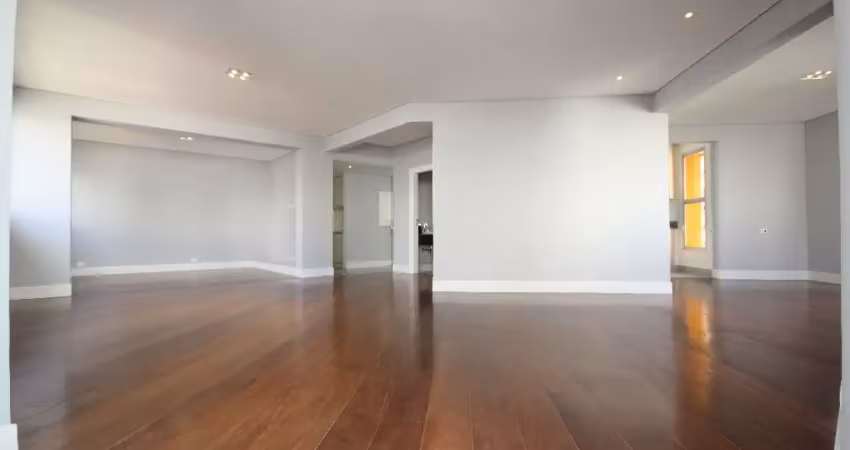Excelente apto - amplo - varanda  envidraçada - lazer - localização privielgiada