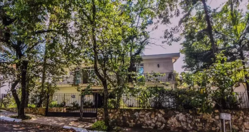 Excelente sobrado - amplo - piscina - localização privilegiada