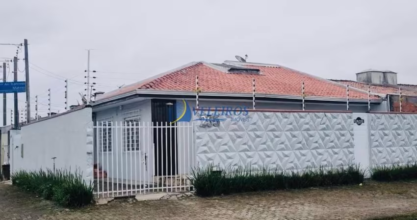 Casa com 3 quartos à venda na Rua Renato Leone, 255, Parque São João, Paranaguá