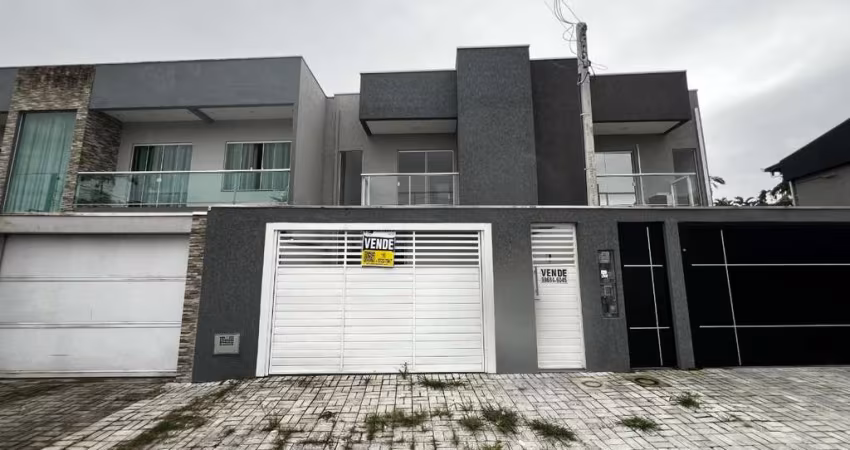 Casa à venda na Rua Alípio dos Santos, 612, Estradinha, Paranaguá