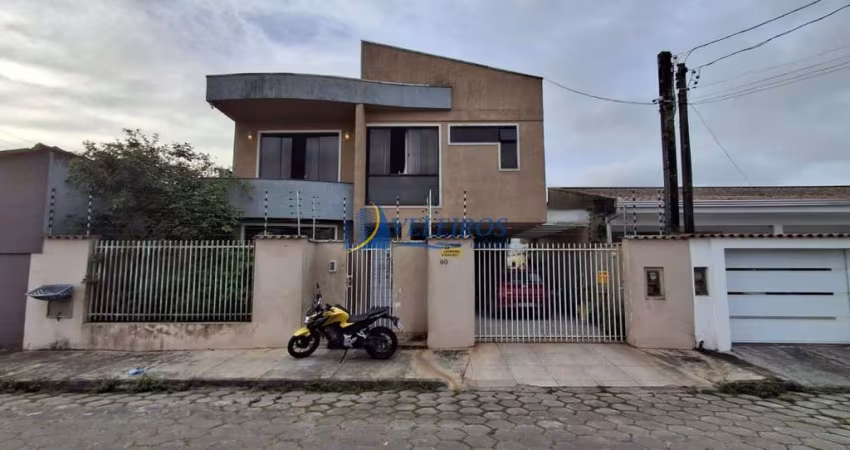 Casa com 4 quartos para alugar na Carlos Drummond de Andrade, 90, Jardim Araçá, Paranaguá