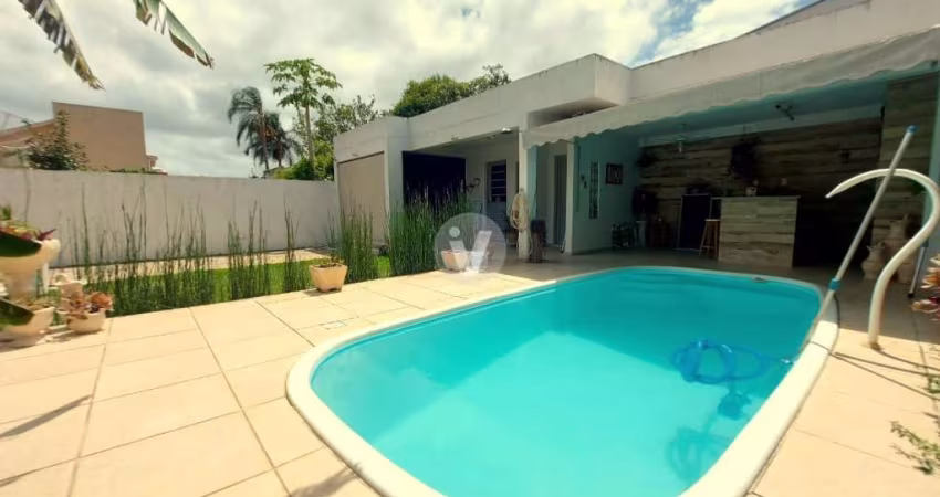 Casa em alvenaria com 162m2, com entrada para os fundos.