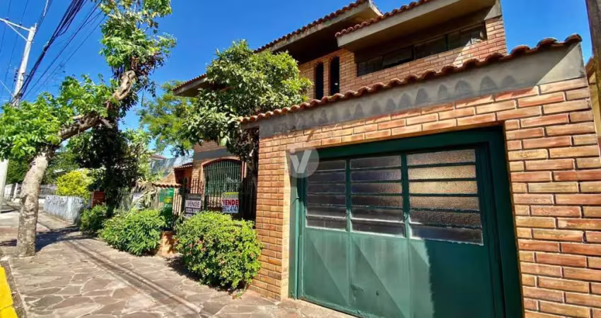 Casa ampla com muitas possibilidades a 5 minutos do centro.