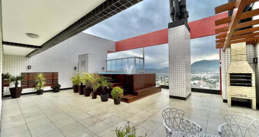 Cobertura magnífica com terraço, piscina e 3 dormitórios a 5 minutos do centro.