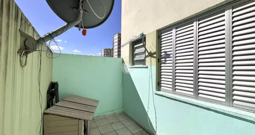 Lindo apartamento com 3 dormitórios sendo um suíte com vaga de garagem.