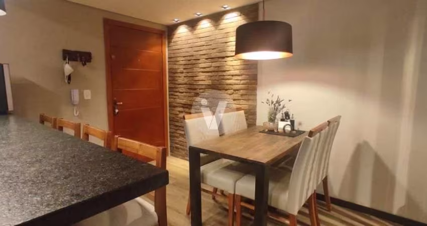 Apartamento dois dormitórios com ótima localização.
