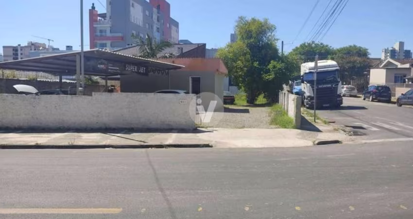 Terreno de esquina próximo ao Fórum