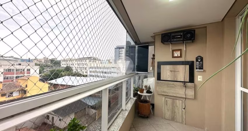 Lindo e amplo apartamento central