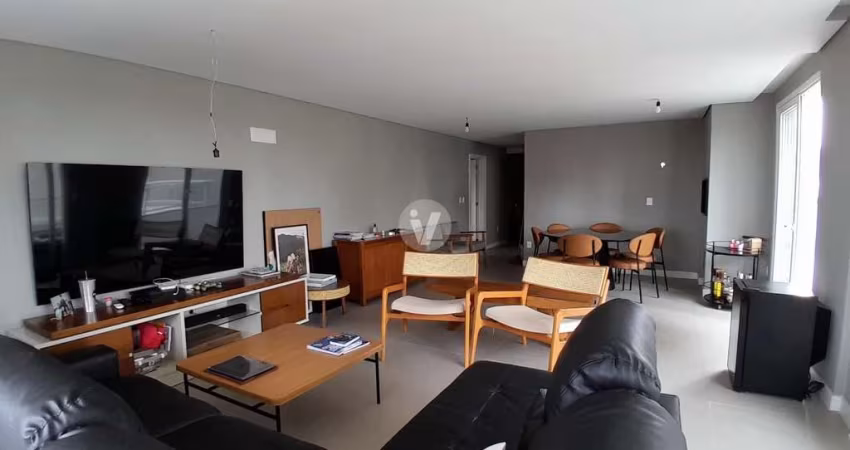 Apartamento lindo 3 suítes e duas vagas e piscina, parte alta de Santa Maria!