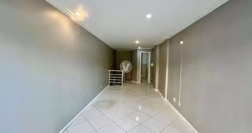 Loja térrea com garagem no centro para venda ou locação!