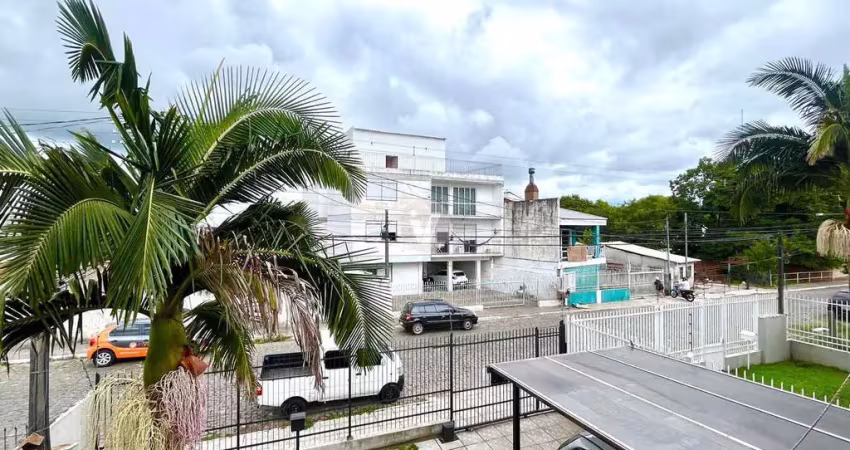 Casa residencial com piscina e energia solar em santa maria.