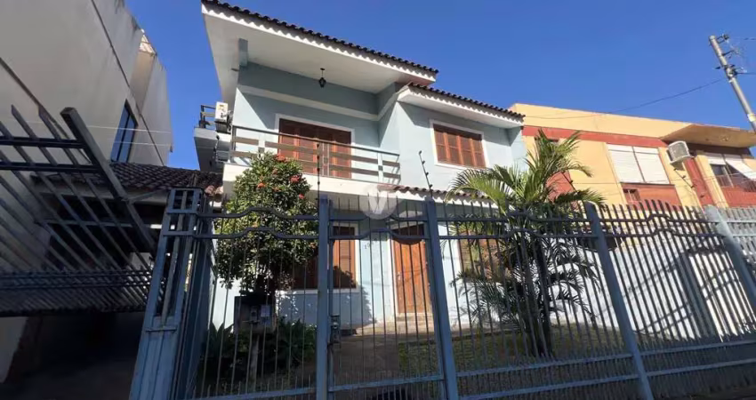 Casa triplex exclusiva invista, 4 dormitórios ao lado da avenida medianeira.