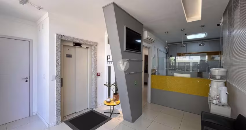 Prédio comercial no Centro com 457m² construídos e elevador