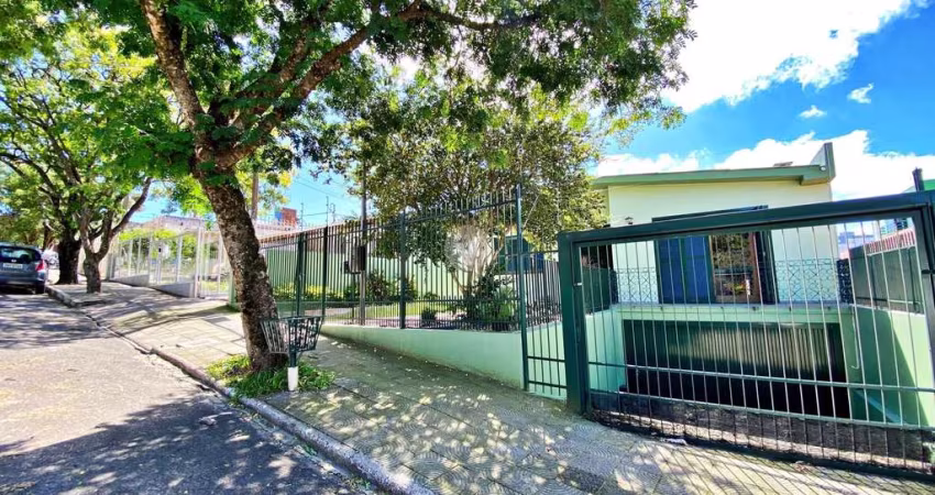 Casa 4 dormitórios pertinho do Centro.