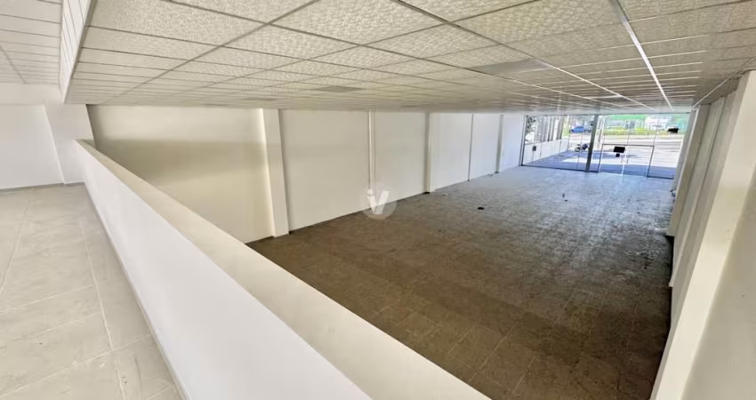 Pavilhão com 550m2, 12 vagas de garagem, recém reformado na Av Hélvio Basso