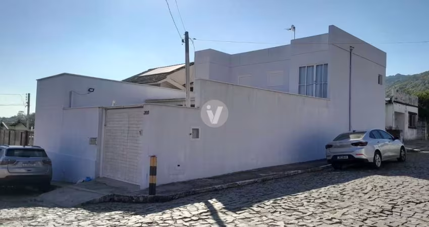 Casa 3 suítes, segura e próxima de região comercial em local tranquilo!