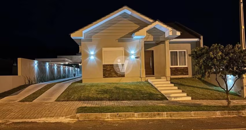 Linda casa térrea em Condomínio fechado no bairro Camobi
