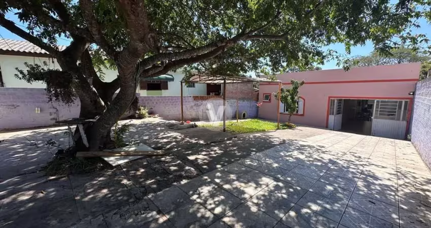 Casa com pátio amplo, localizada no bairro itararé.