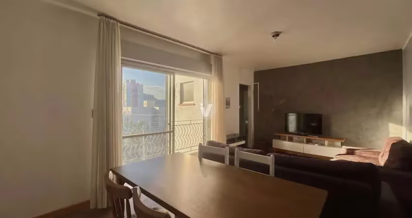 Apartamento de 2 dormitórios mobiliado, com ótima localização central