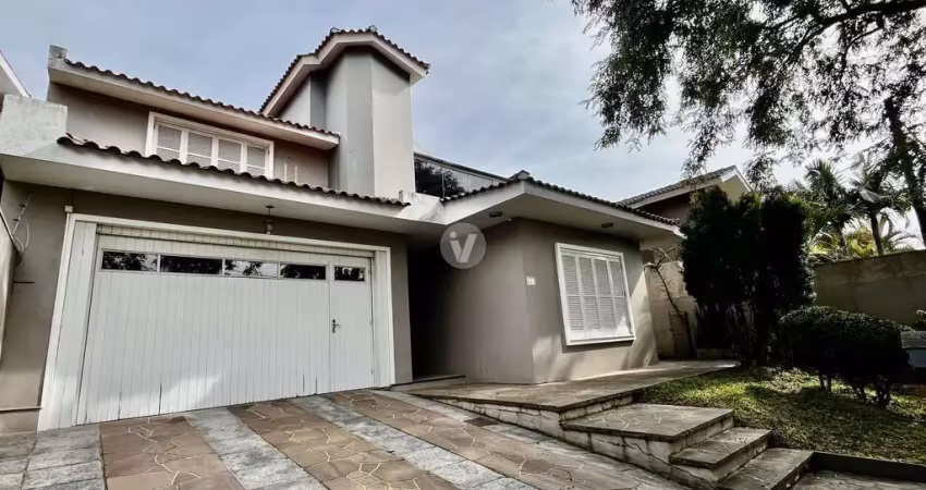 Casa de 4 dormitórios, localizada no parque santa lúcia