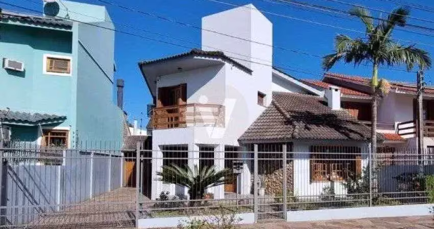Ampla casa de 5 dormitórios, salão de festas, piscina, lareira, localizada no ba
