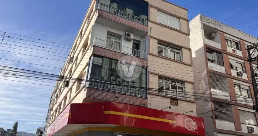 Apartamento amplo com 4 dormitórios, vaga de garagem coberta, localizado na rua