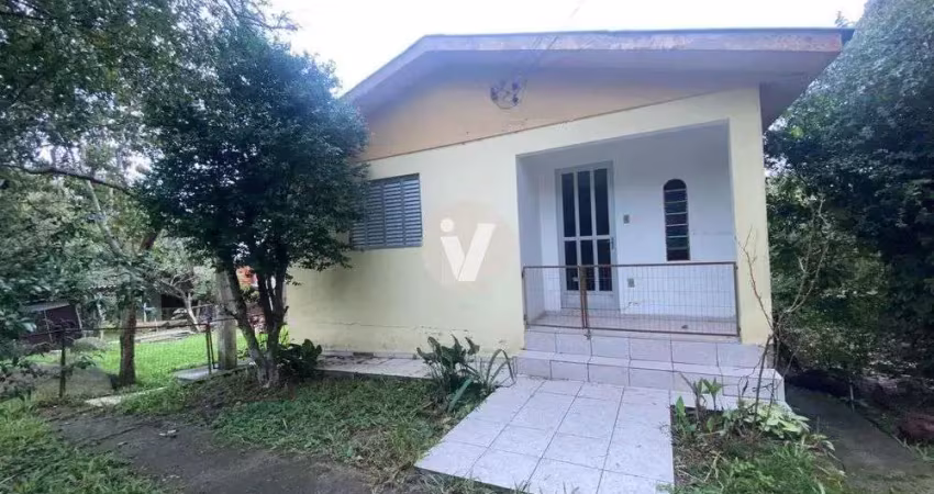 Chácara com casa de alvenaria, chalé construído com excelente localização no bai