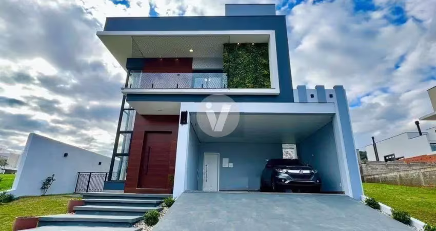 Lindíssima casa alto padrão mobiliada, à venda, em condomínio fechado.