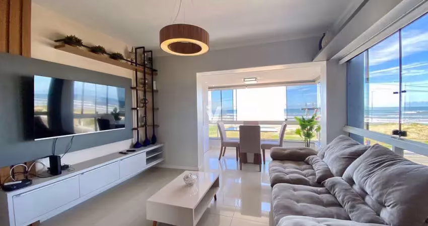 Apartamento 100% mobiliado com 2 dormitórios, frente mar no centro de capão da c