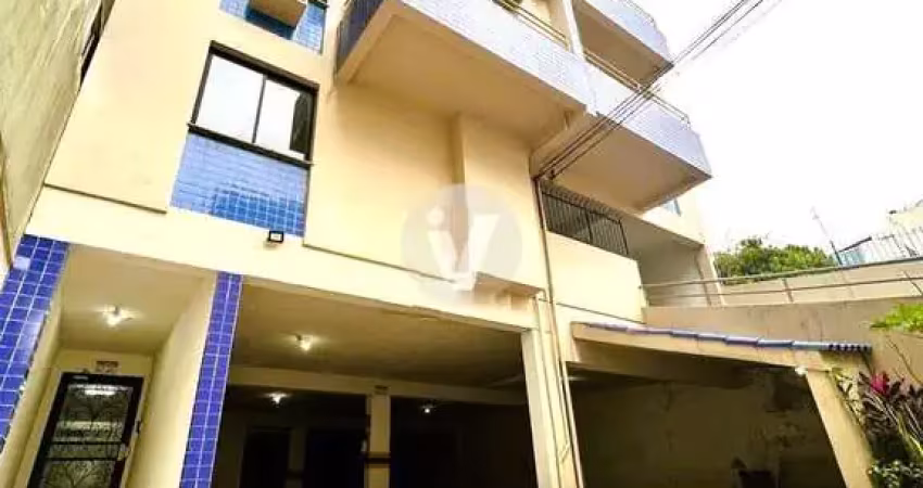 Cobertura duplex com 03 dormitórios, churrasqueira, amplo terraço, localizado no