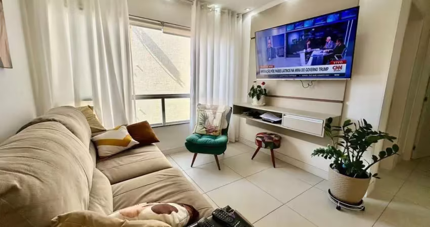 Apartamento de 2 dormitórios mobiliado, localizado a uma quadra do mar, no bairr