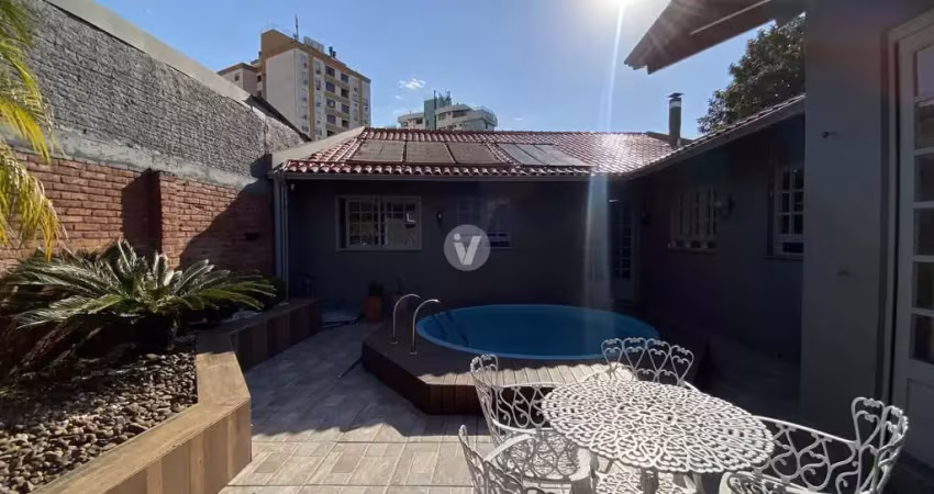 Casa com 4 dormitórios, 2 suítes e 3 vagas de garagem e piscina, localizada no b