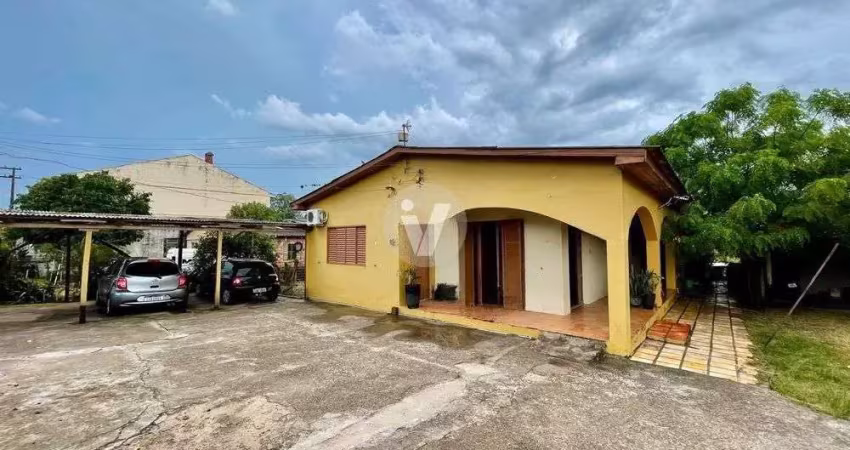Casa ampla em frente ao quartel 1° rcc, com opção de kitnets para locação!