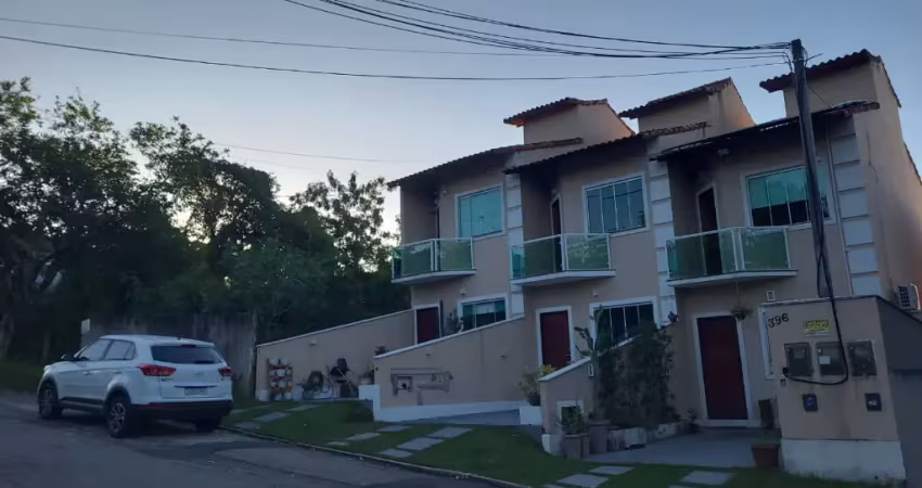 Terreno à venda na Rua Antônio Rusch, 111, Maria Paula, São Gonçalo