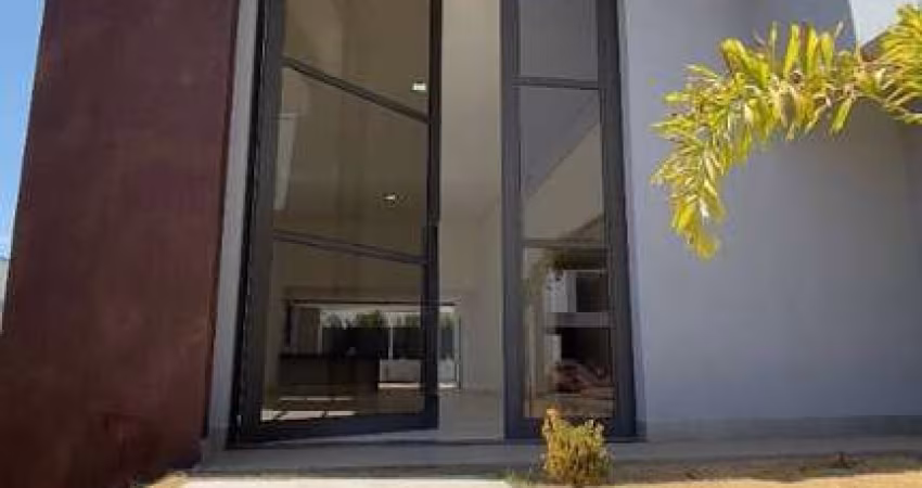 CASA EM CONDOMINIO FECHADO